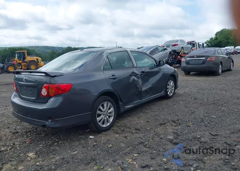 2010 Toyota Corolla S из США, поврежденный, VIN 2T1BU4EE5AC198834